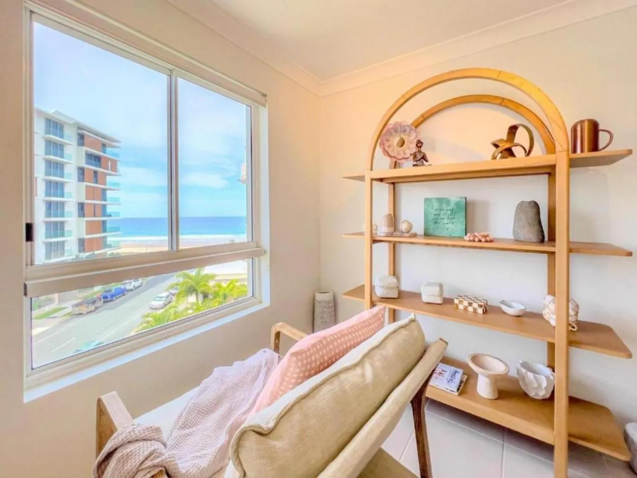 Apartment Beach By The Window Gold Coast Australia