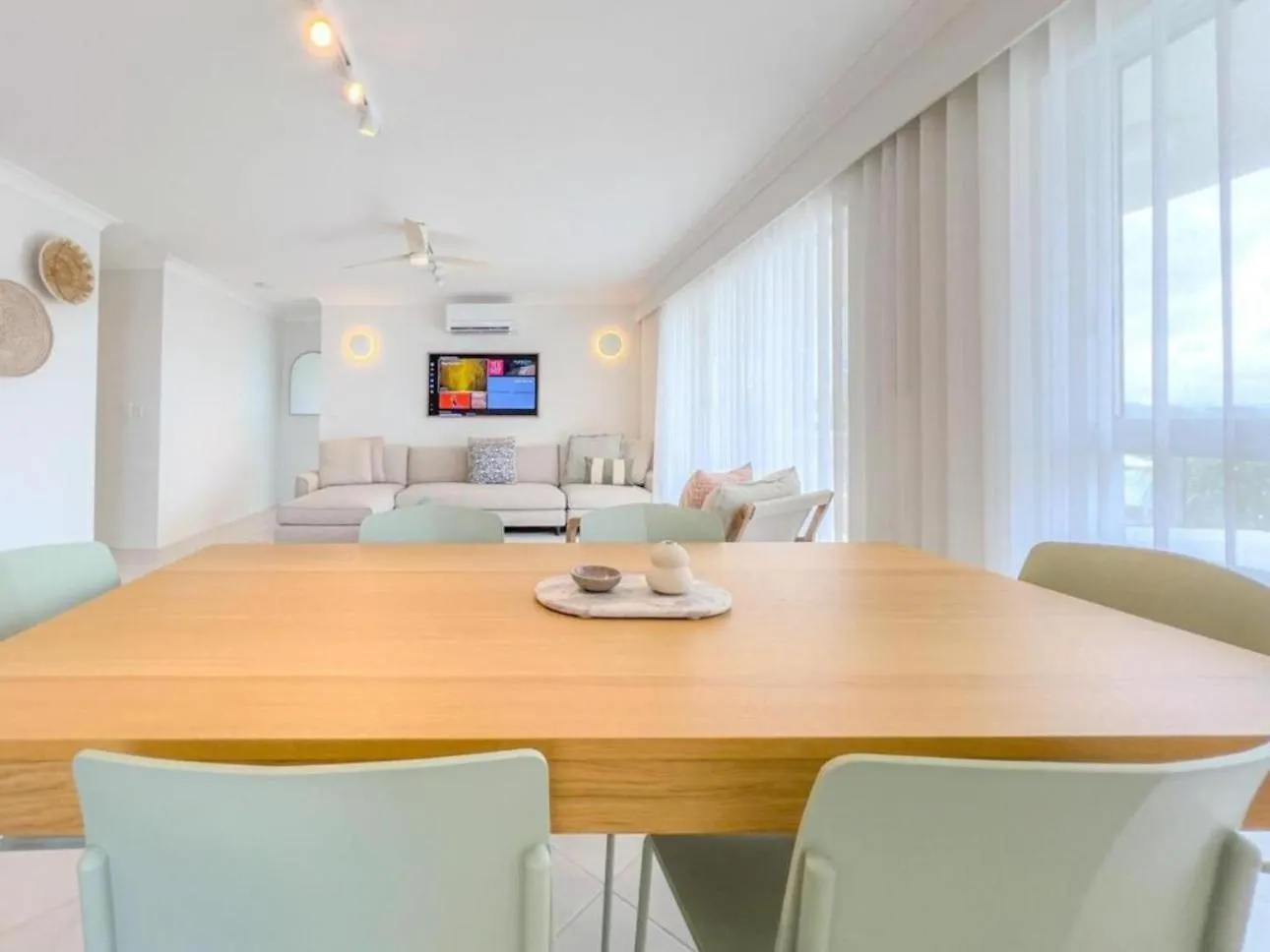 Beach By The Window Gold Coast Apartment