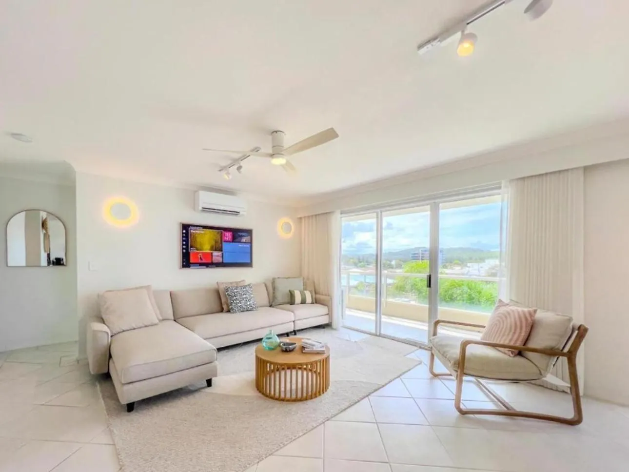 Beach By The Window Gold Coast Apartment