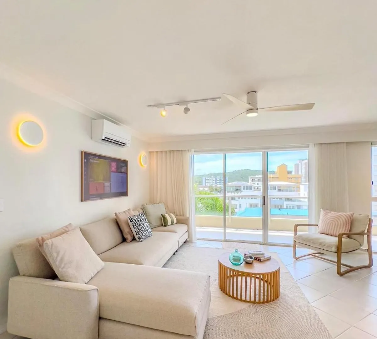 Beach By The Window Gold Coast Apartment