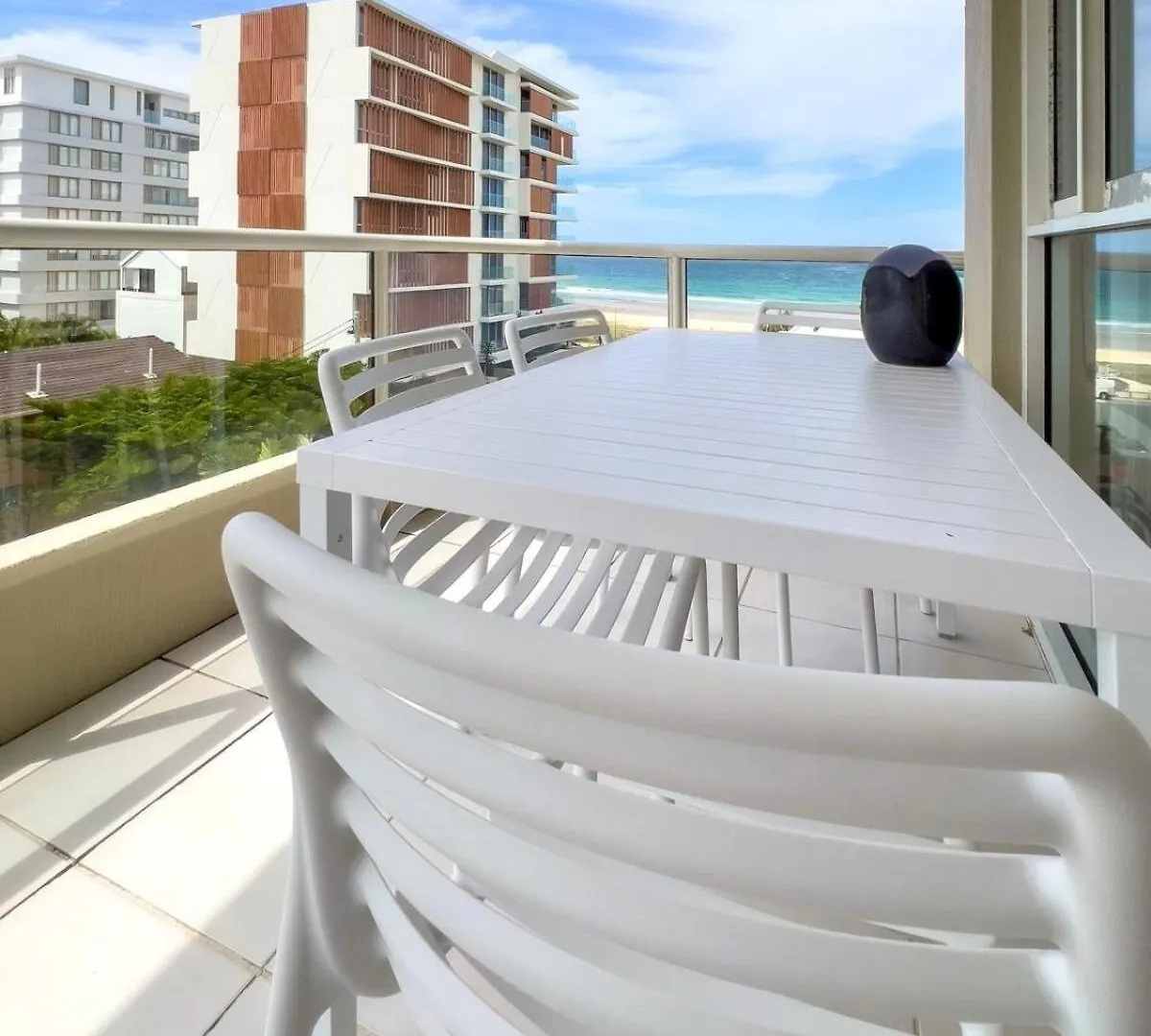 Beach By The Window Gold Coast Apartment